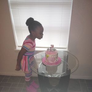 Meet your Posher, Toni